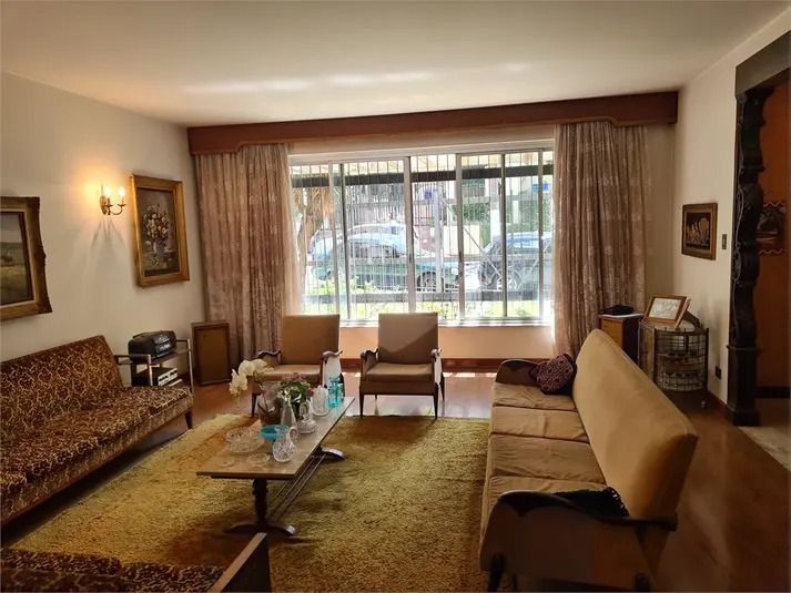 Sobrado à venda em São Paulo, Vila Nova Conceição, com 3 quartos, 400.00m²