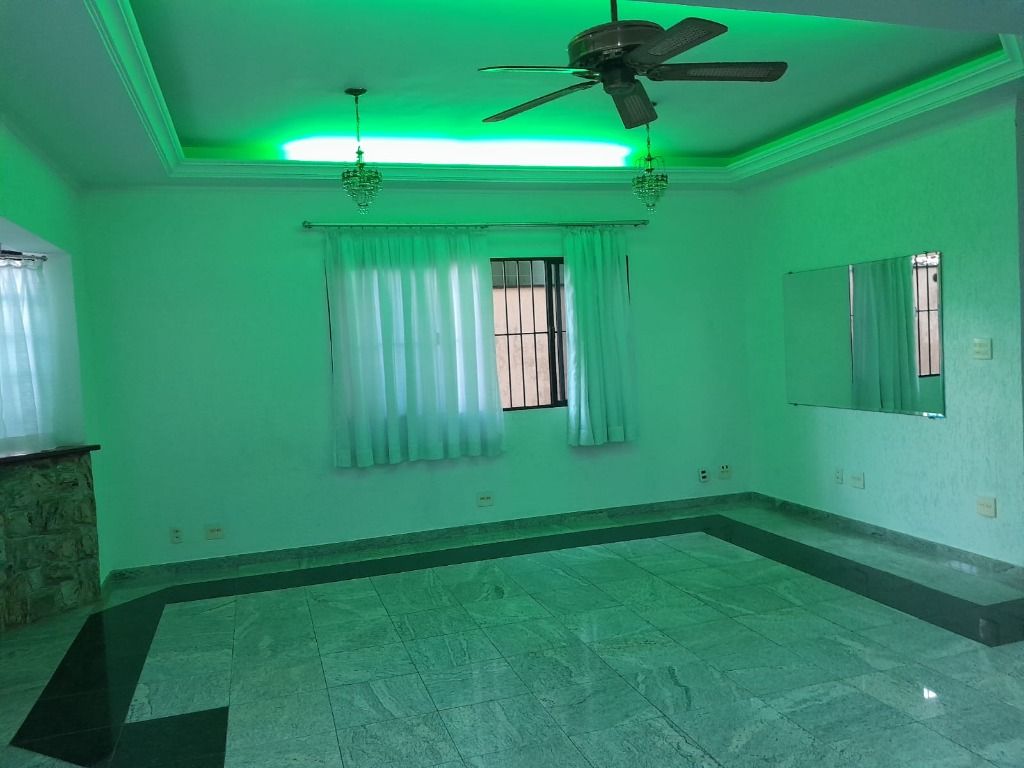 Casa à venda, no Nova Caieiras em Caieiras, Nova Caieiras, com 3 quartos, 197.00m²